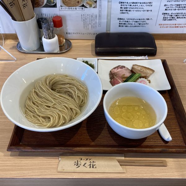 「あっさり昆布水塩つけ麺【大】」@ラーメン 歩く花の写真