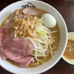 中肉麺(¥1,030)ゆでたまご(¥50)
