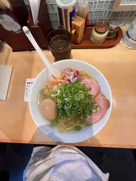 「塩ラーメン味玉付き　880円」@京都ラーメン森井 分倍河原店の写真