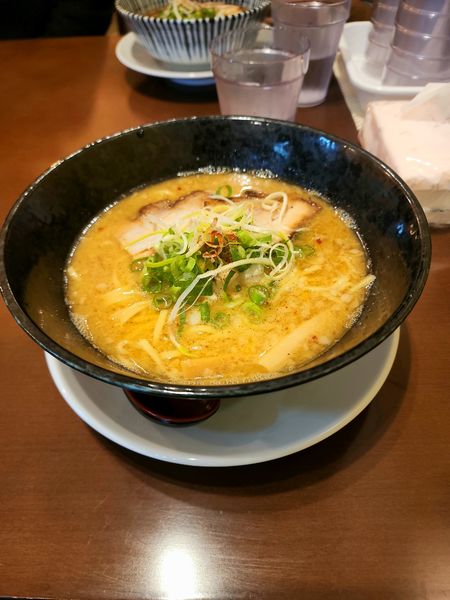 「煮干鳥白湯醤油ラーメン」@らー麺 村咲の写真