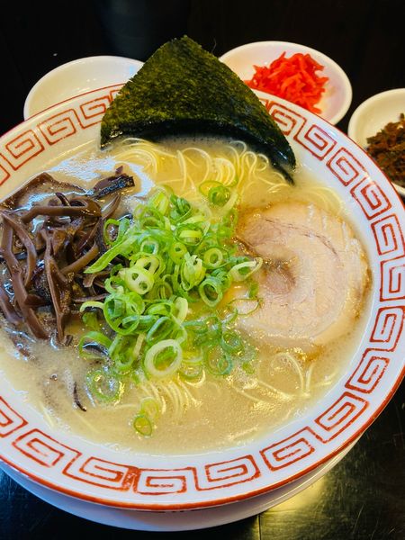 「長浜ラーメン」@博多長浜らーめん 六角堂 八王子店の写真