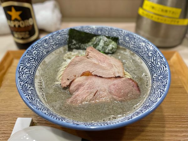 「淡麗煮干しそば¥930、瓶ビール（小）¥300」@煮干しつけ麺 宮元の写真