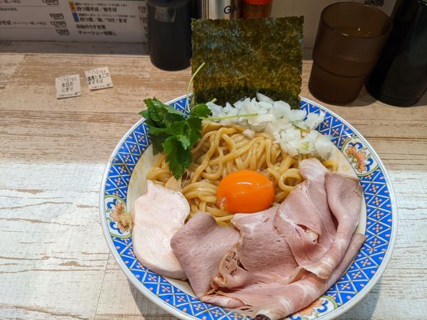 「濃厚たまごのまぜそば」@中華そば 四つ葉の写真