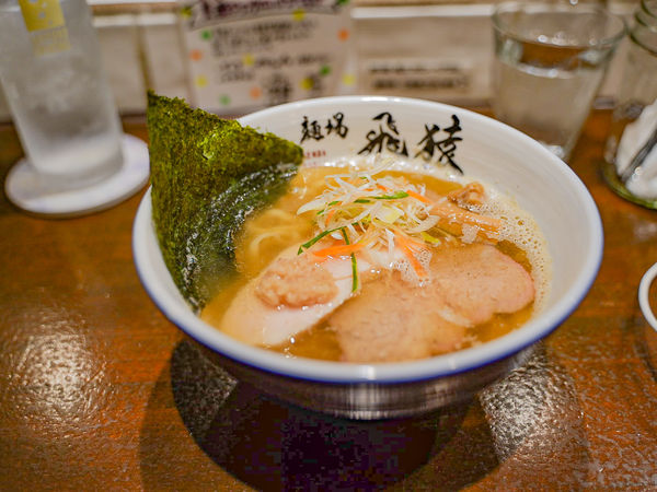 「塩煮干（夜限定）」@麺場 飛猿の写真