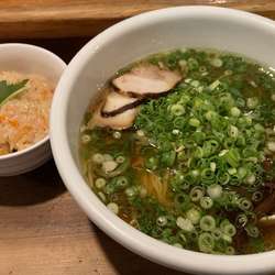 ラーメン800円+炊き込みご飯50円（ランチ価格）