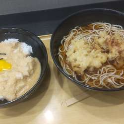 山かけ丼セット（鶏から天サービス）