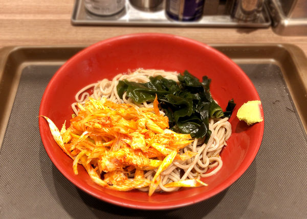 「ピリ辛鶏ねぎそば(530円)」@名代 富士そば 船橋店の写真