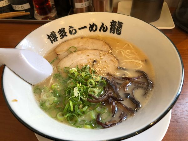 「白ラーメン」@博多ラーメン 龍の写真