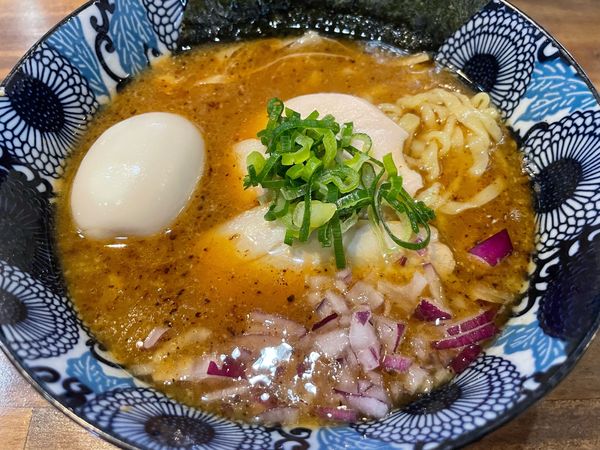「味玉ラーメン（鶏白湯）@860」@麺喰屋 澤 徳島店の写真