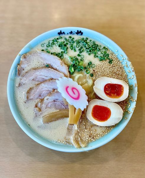 「ごまチャーシューメン + 味玉」@拉麺 かくだやの写真