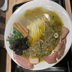 元祖牡蠣塩らぁ麺　¥800