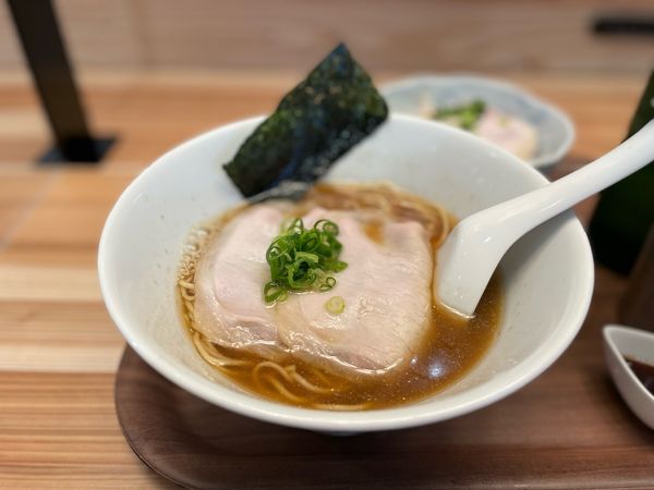 「淡麗純煮干し醤油らーめん¥800」@淡麗拉麺 己巳の写真
