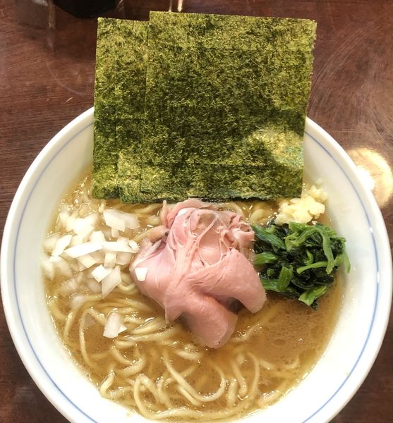 「豚骨醤油ラーメン　大盛り　950円」@こいけのいえけいの写真