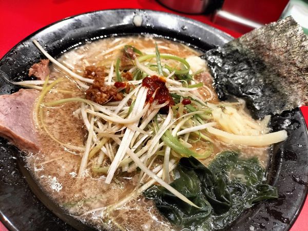 「メギラーメン￥９００オオメコイメ」@柏ネギラーメン 柏本店の写真