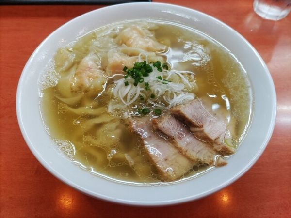 「海老ワンタンメン」@日陰の写真