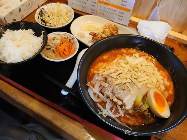 「トマトラーメン 唐揚げセット」@ら〜めん石亭の写真