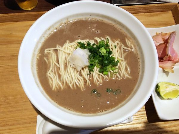 「新秋刀魚と針子煮干蕎麦＋サンマの肝和え玉　1100＋400円」@NIBOSHIMANIAの写真