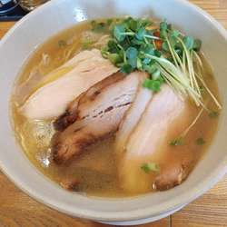 鶏白湯チャーシュー麺