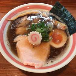 黄昏醤油そば半熟味付玉子半分入れ（750円）