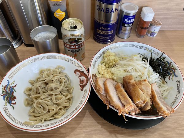「ミニ豚つけ麺、ビール」@ラーメン豚山 金沢文庫店の写真