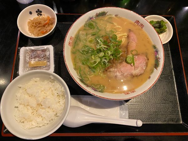 「みそラーメン🍜🥢朝定食🍚😋」@炭火屋 もり平の写真