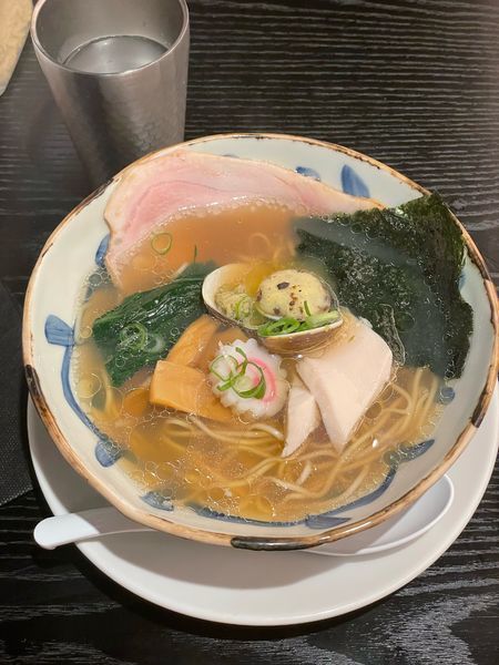 「蛤醤油トリュフバターらぁ麺+小ライス(サービス)」@貝と煮干し、時々濃厚の写真
