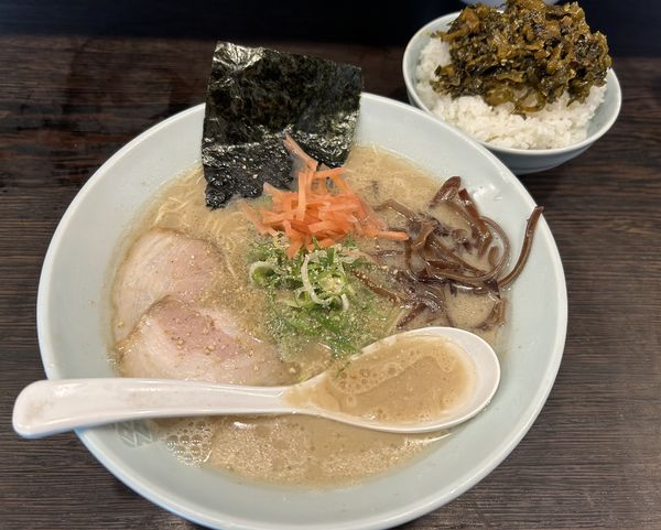 「ラーメン¥700&サービスライス中」@博多濃麻呂 二子玉川店の写真