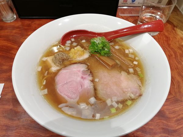 「醤油そば　　900円」@三馬路 東京店の写真