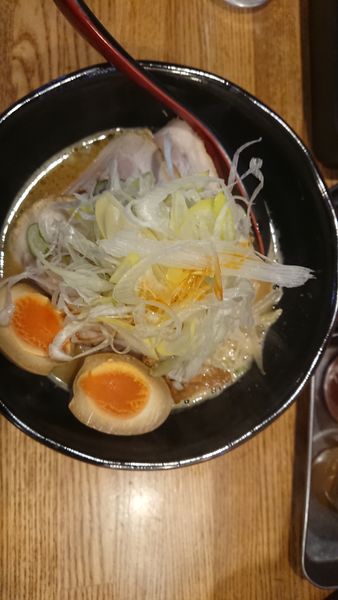 「味卵味噌チャーシュー麺(野菜ニンニク増し)＋ライス」@麺処 花田 上野店の写真