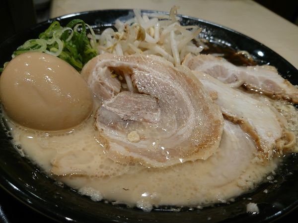 「豚玉らーめん」@替玉千里眼 志木店の写真