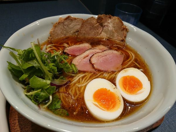 「極にほんいち醤油そば」@麺巧 潮の写真