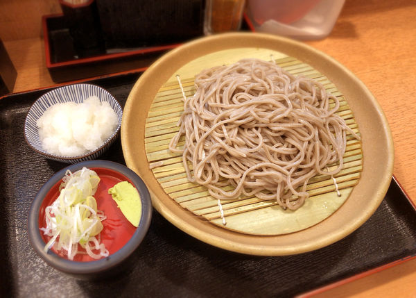 「もりそば(390円)+大根おろし(100円)」@越後そば 立石店の写真