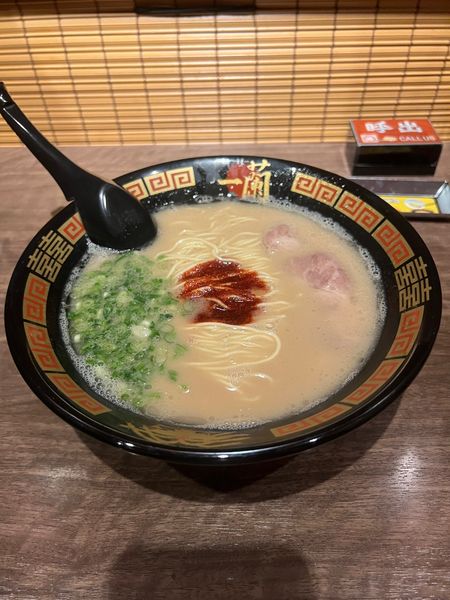 「ラーメン＋替え玉1140エンジン」@一蘭 東大宮店の写真