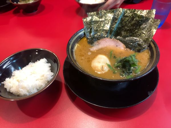 「ラーメン＋半ライス＋のり＋ゴロ玉」@家系ラーメン 王道 神道家の写真