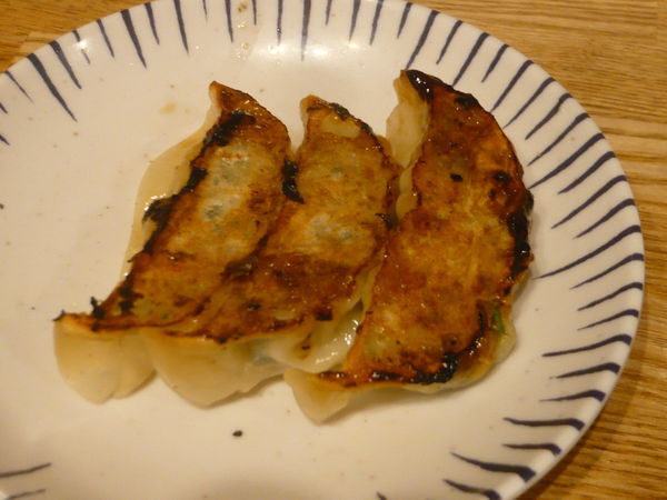 「焼き餃子（3個）」@大衆スタンド 神田屋  新橋西口通り店の写真