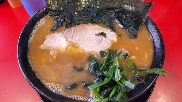 「ラーメン750円油少なめ麺やわらかめ」@家系ラーメン 王道 神道家の写真