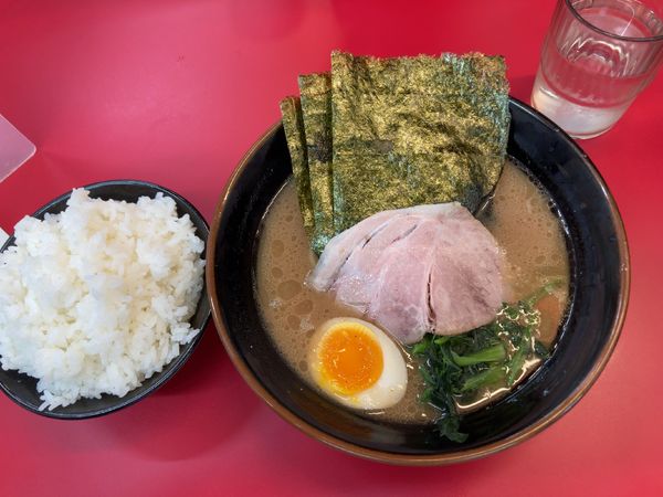 「ラーメン並」@横浜ラーメン 山本家の写真