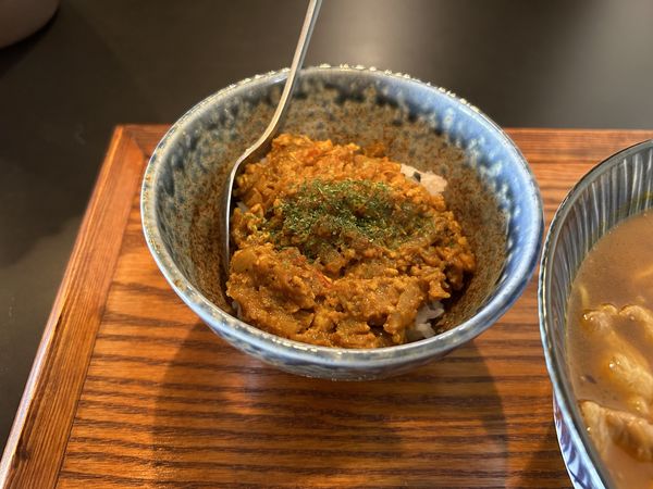 「ミニカレー350円（ドライチキンキーマ）」@Omirukの写真