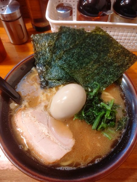 「ラーメン+味玉」@ラーメン 大山家の写真