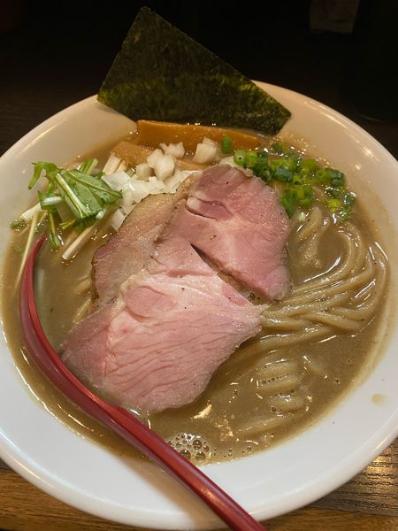 「煮干豚骨らぁめん」@麺処 夏海の写真