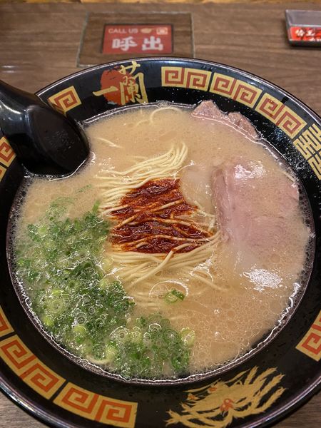 「ラーメン＋替え玉」@一蘭 横浜桜木町店の写真