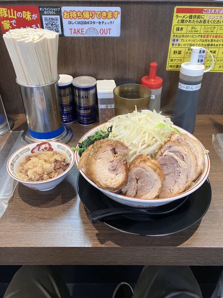 「小豚ダブル　ヤサイ　アブラ　アレ」@豚山 鶴見店の写真