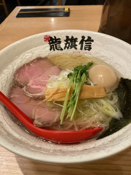 「塩ラーメン」@龍旗信LEOの写真