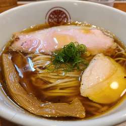 鶏醤油らぁ麺大盛り(1100円)