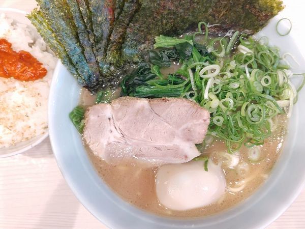 「らーめん＋のり＋半熟玉子（＋九条ネギ）」@家系 武の極みの写真