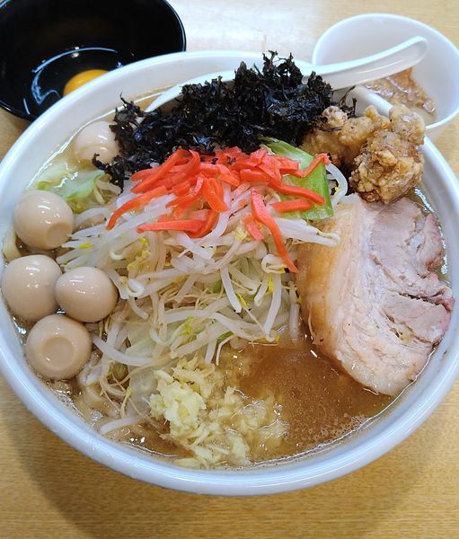 「みそラーメン+うずら､ばらのり」@らーめん藤ろうの写真