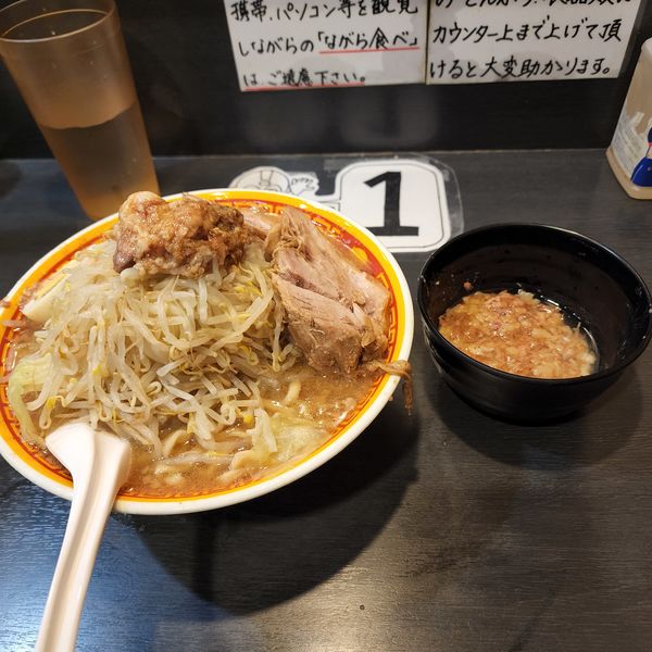 「ラーメン少なめ(豚2枚・半玉子)」@えどもんどの写真