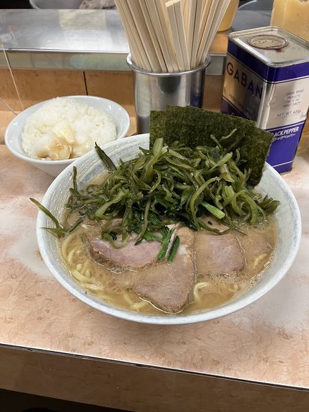 「チャーシュー麺　茎ワカメ　ライス大」@川崎家の写真