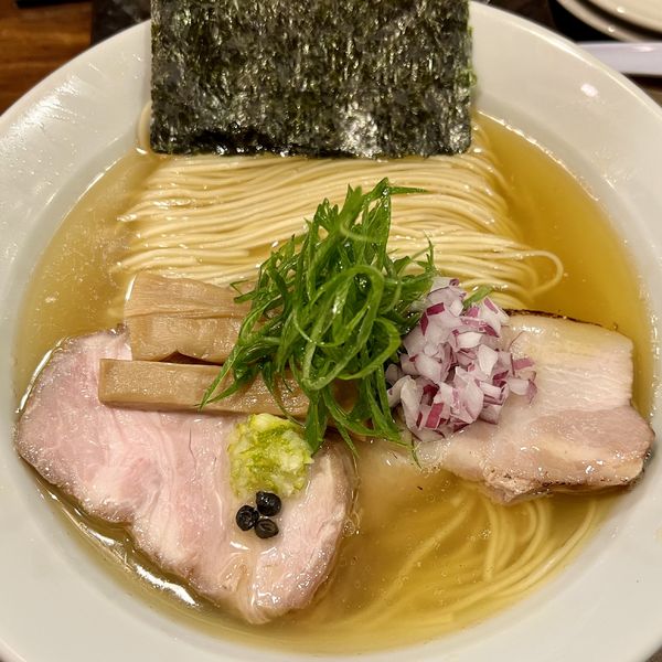 「地頭鶏炭火焼き＋生＆前割り（赤江）＋塩らぁ麺」@だれやめやの写真