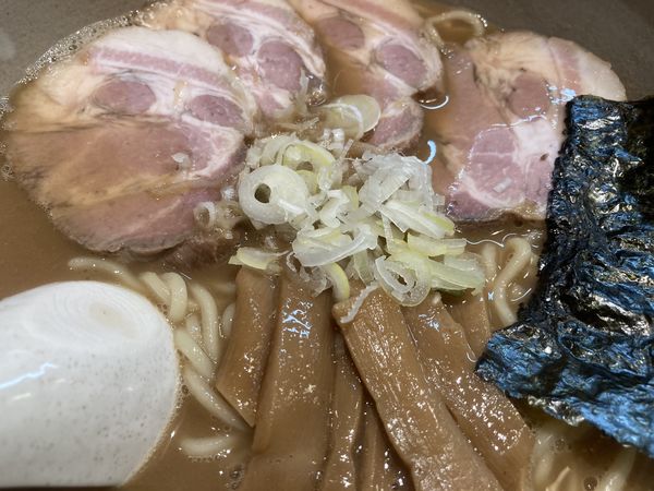 「らーめん(大)+チャーシュー」@麺屋吉左右の写真